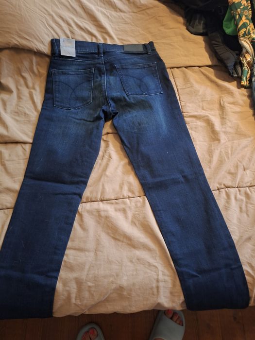 Дънки чисто нови