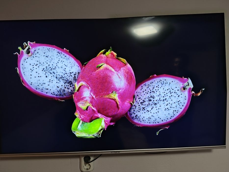 Strong SRT50UF8733 4K Ultra HD Android Smart QLED телевизор