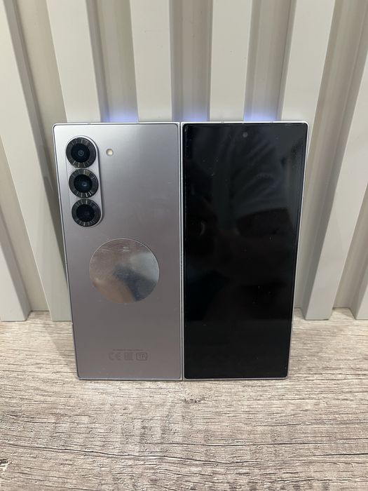 Samsung Z Fold 6