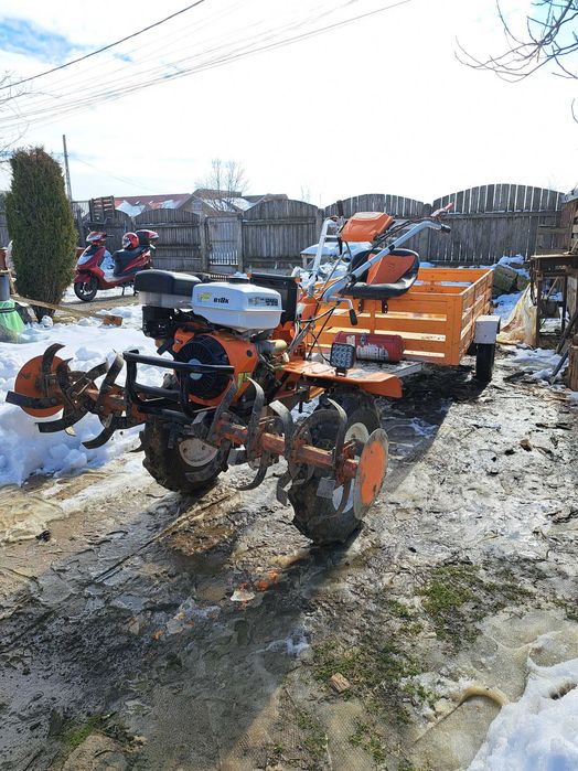 Vând Motocultor + Remorcă la pachet