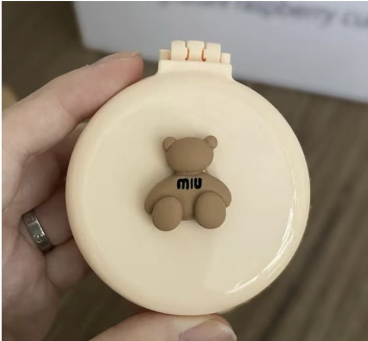 Зеркало с расческой