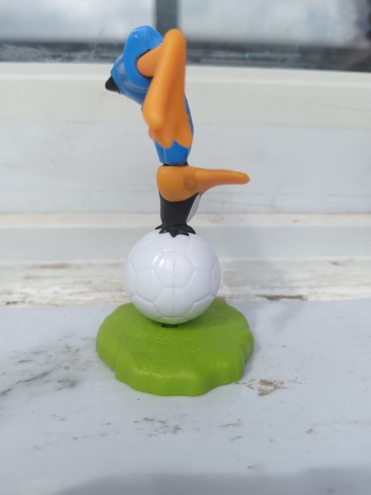 Продам редкую игрушку Daffy Duck