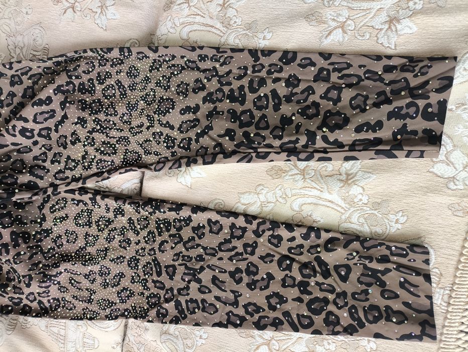 Продам брюки, бомбер, лосины