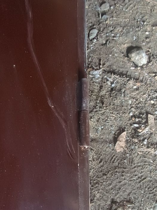 Продам дверь железную