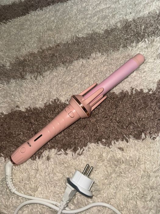 розовая плойка для волос