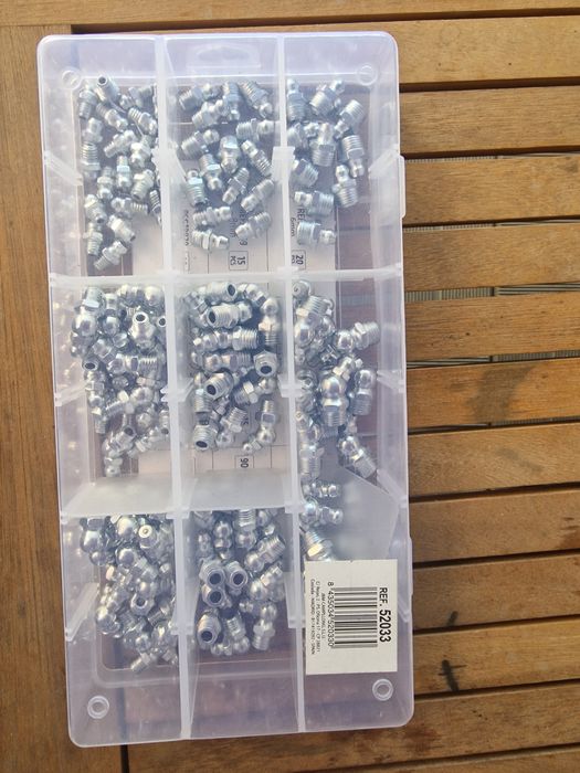 Set nipluri gresare JBM