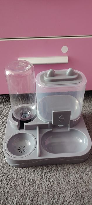 Hrănitor automat animăluțe