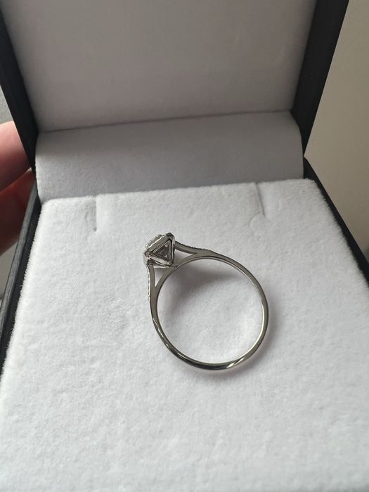 Inel aur alb 14 k cu diamante