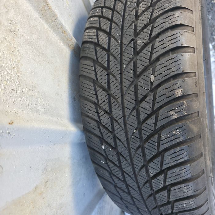 Bridgestone Зимни гуми 205 65 16