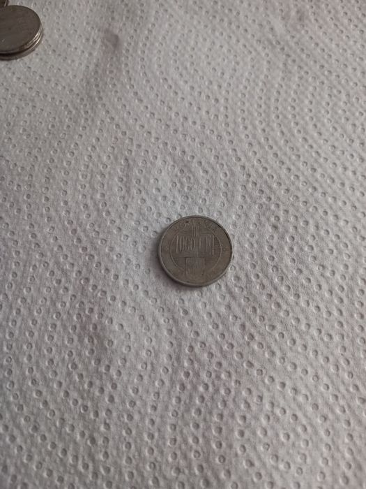 Vând monede vechi în stare foarte buna