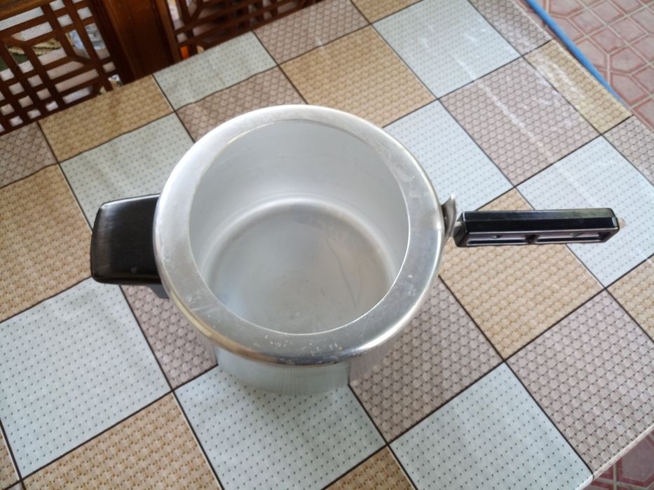 Скороварка 6литров новая