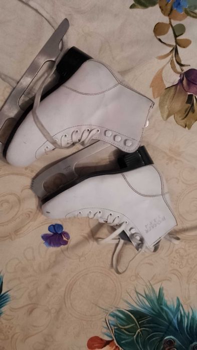 Кънки за лед. 34 номер