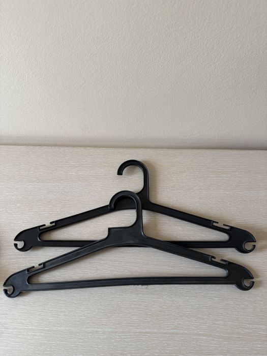 Закачалки различни видове – голямо количество / за магазин за дрехи