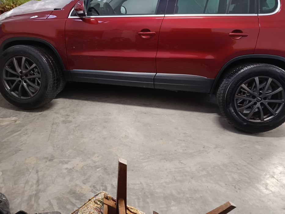 Vând jante complete cu cauciucuri de iarnă TOIOTA RAV4!