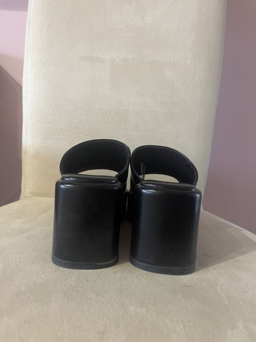 Stradivarius Чехли