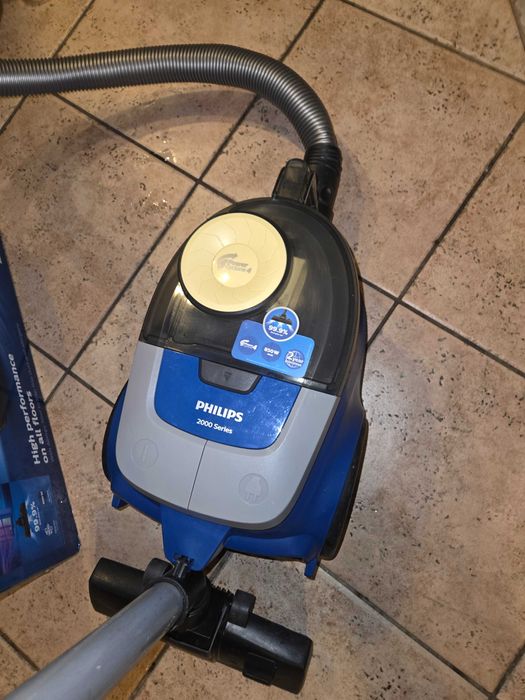 Прахосмукачка Phillips 2000series