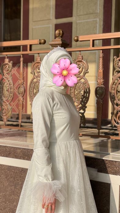 Haqiqiy dizaynerlik oq libos – nafislik va nafislik uyg‘unligi!