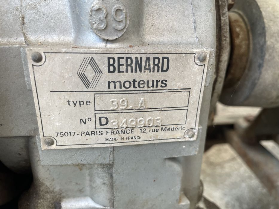 Pompă de apă cu motor  Bernard