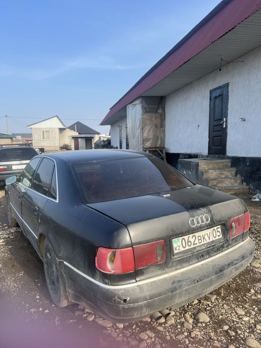 Ауди А8 2,8 обем газ бензин