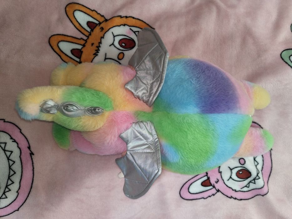 Лабубу с пледом новый