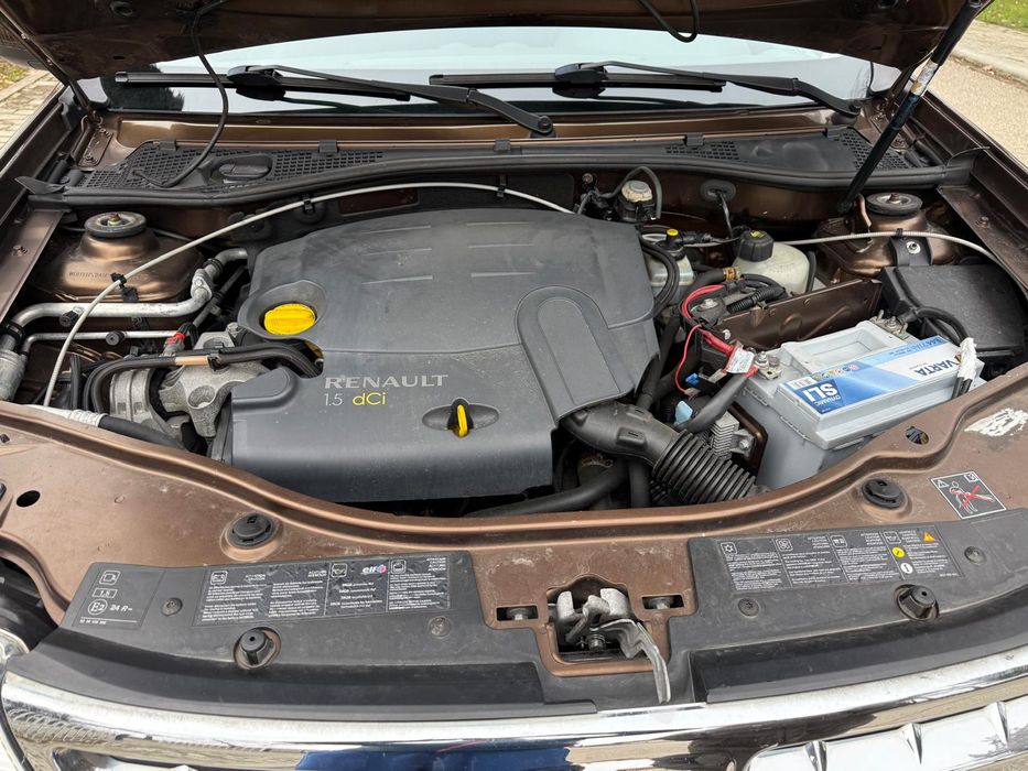 Vând Dacia Duster stare  impecabila proprietar