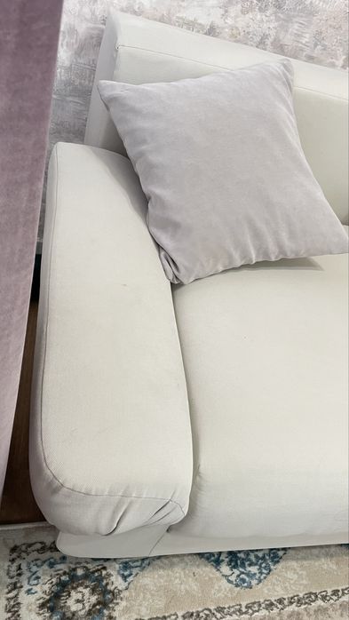 Продается диван с подушками