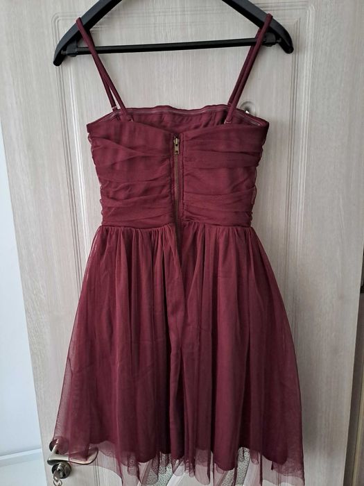 Къса рокля в цвят бордо