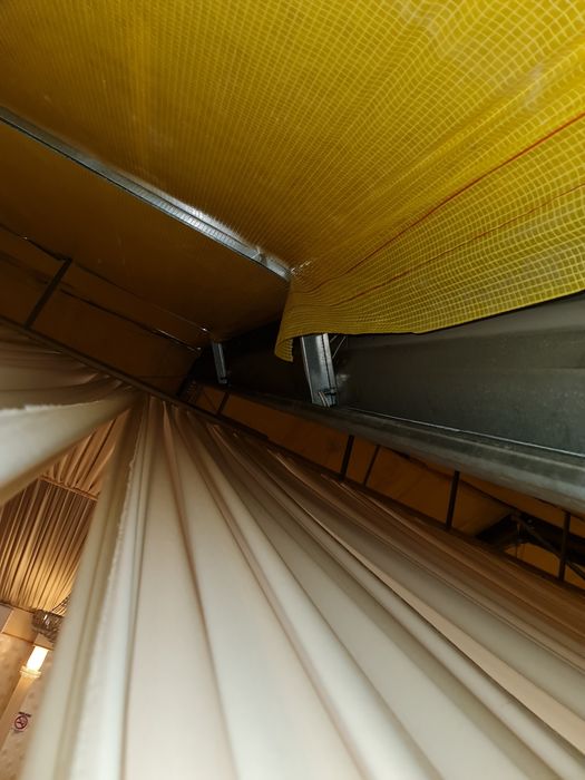 Vand hala din structura metalica, 700mp cu deschidere de 12m