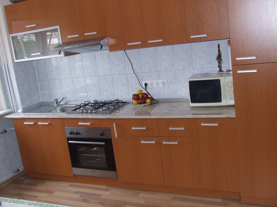 Mobilier din pal melaminat sau lemn masiv