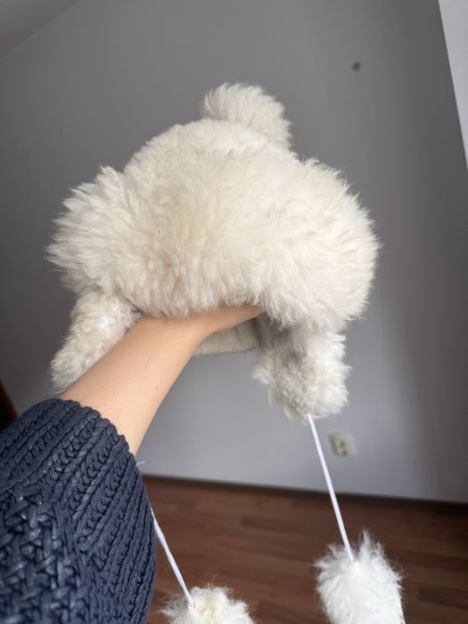 Caciula blana naturala alpaca