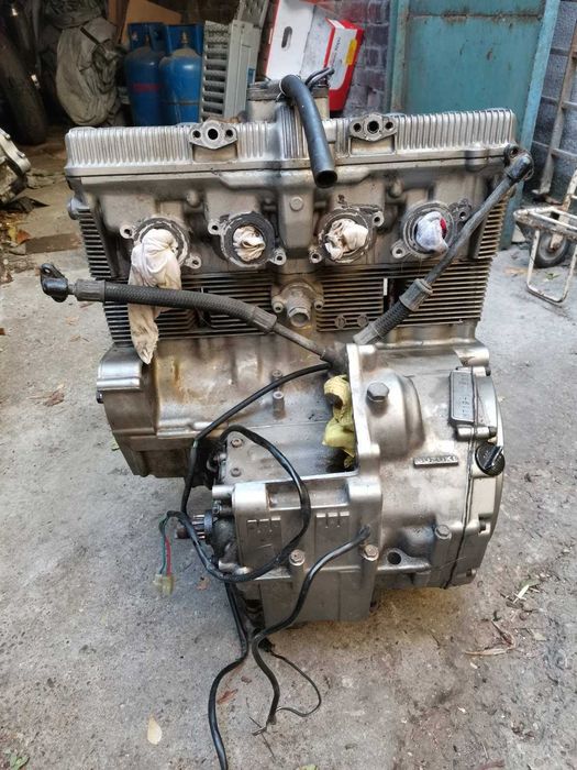 Suzuki gszf600 katana 2001 двигател на части