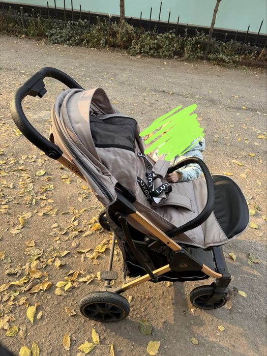 Прогулочная коляска luxmom