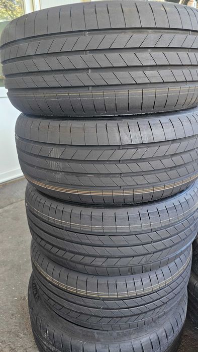 Anvelope 225/45/17 GOODYEAR VARA 2025