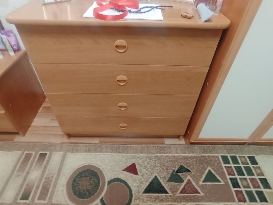 Продам спальный гарнитур