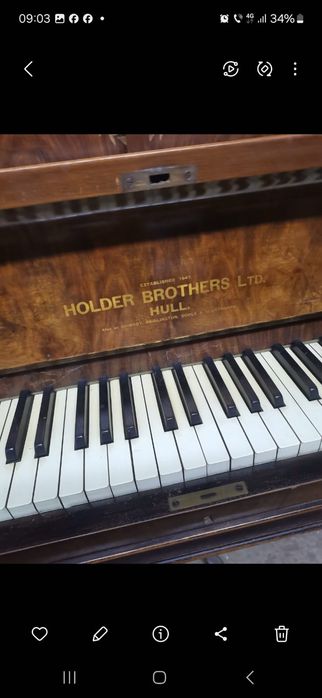 Vând pianina veche perfect functionala 1700 lei