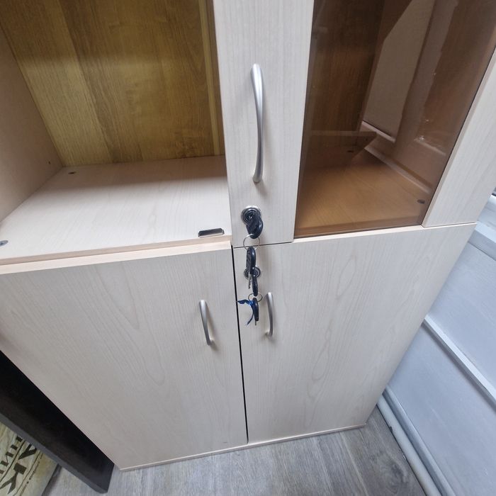 Продам шкаф идеально для офиса