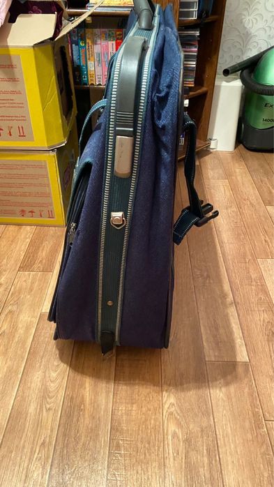 Чемодан дорожный