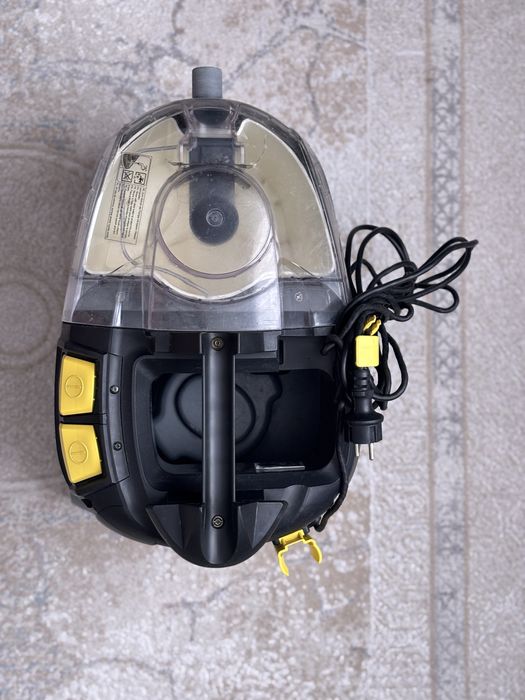 Продаю Karcher Puzzi 8/1