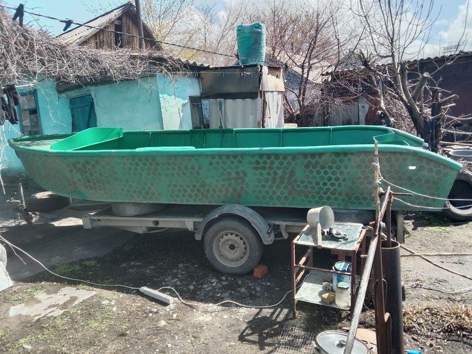 Продам лодку материал пнд