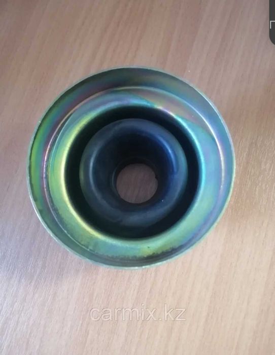 Пыльник шруса на Mitsubishi