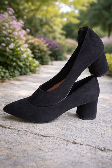 Продам замшевые туфли