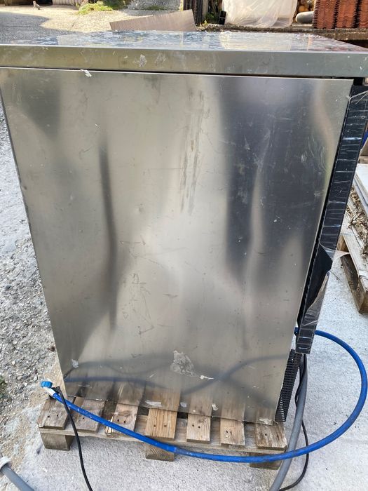 Ледогенератор за заведение