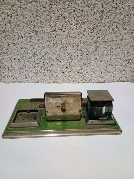 Мастилница с календар