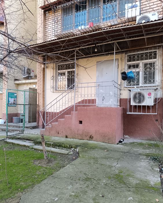 Продаётся квартира на Чиланзаре 26 квартал 4/1/5 кирпич Московский дом