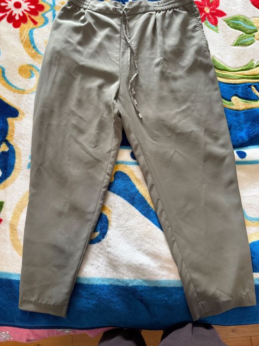 Панталон цвят милитъри