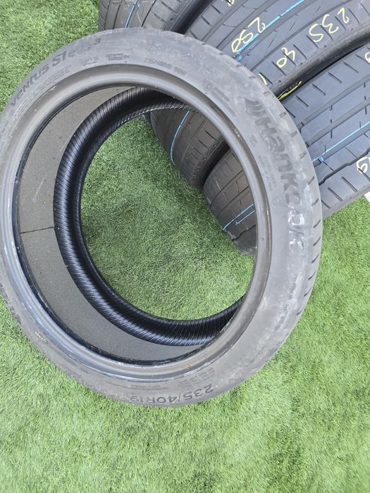 235 40 19 hankook