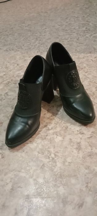 Продам туфли женские