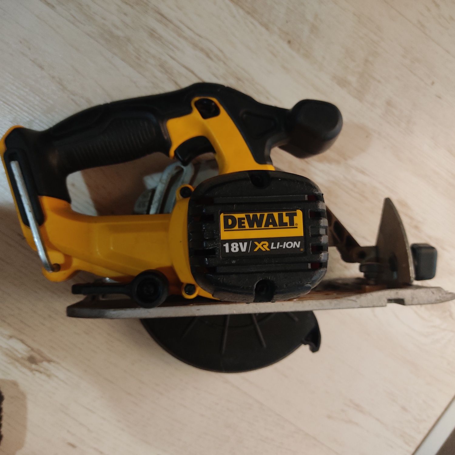 Циркуляр на батерии девалт DeWalt гр. Варна Възраждане 4 • OLX.bg