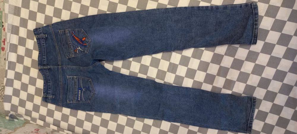 Продам джинсы на мальчика