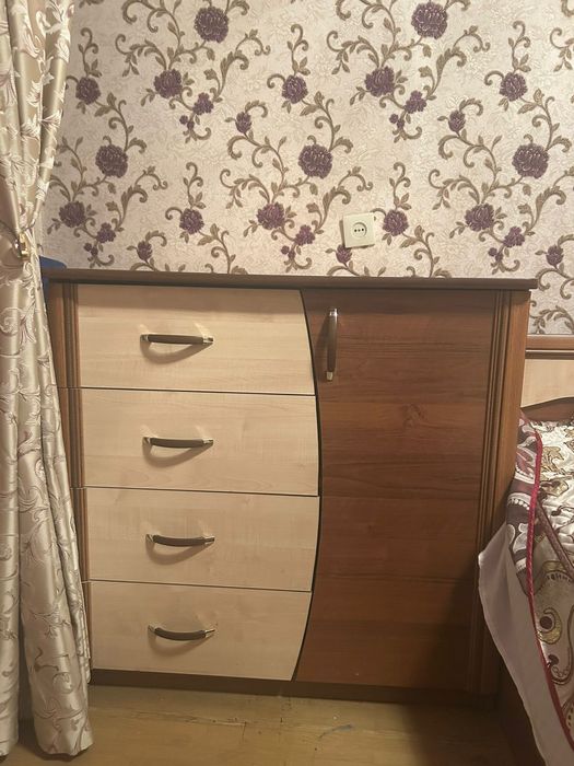 Продам спальный гарнитур